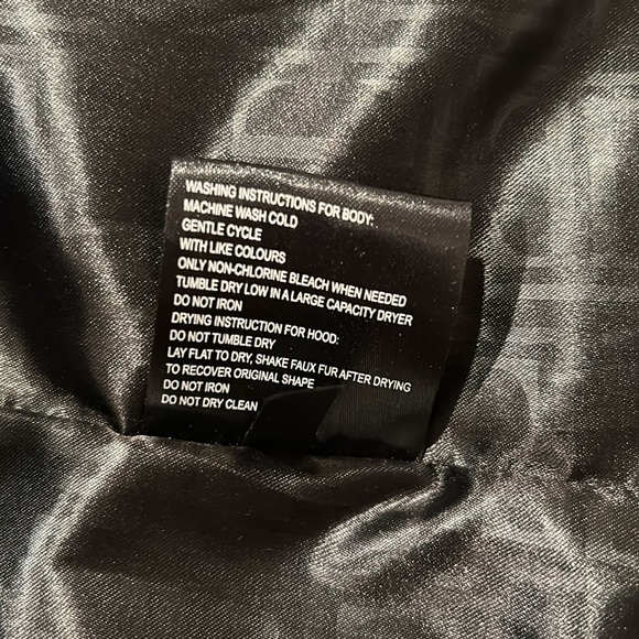 Ski Vests by Ivanka Trump - Picture 14 of 14